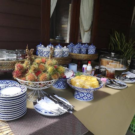 Baan Sithepaban Guesthouse Phitsanulok Ngoại thất bức ảnh