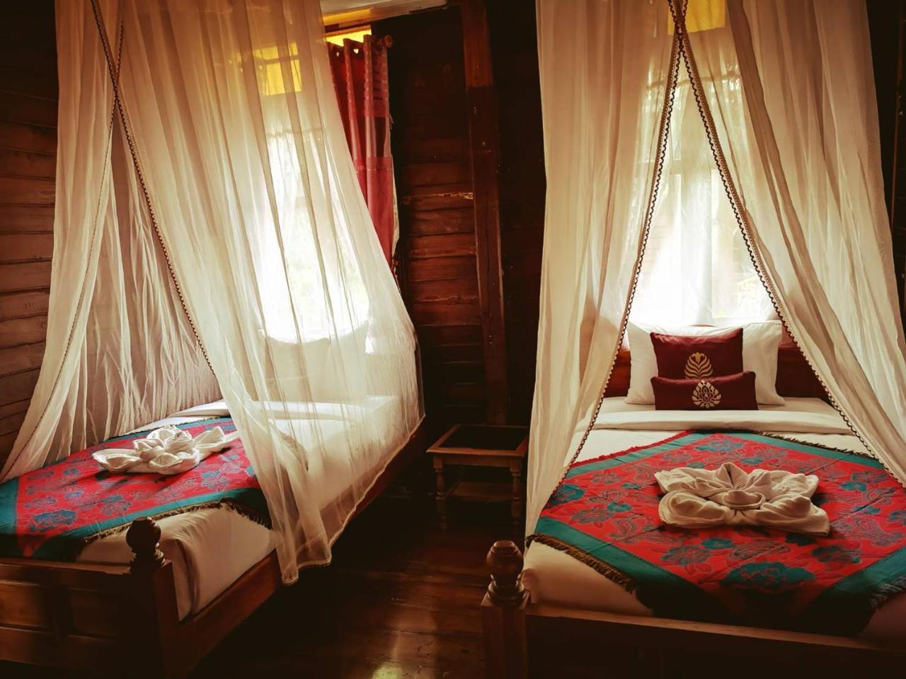 Baan Sithepaban Guesthouse Phitsanulok Ngoại thất bức ảnh