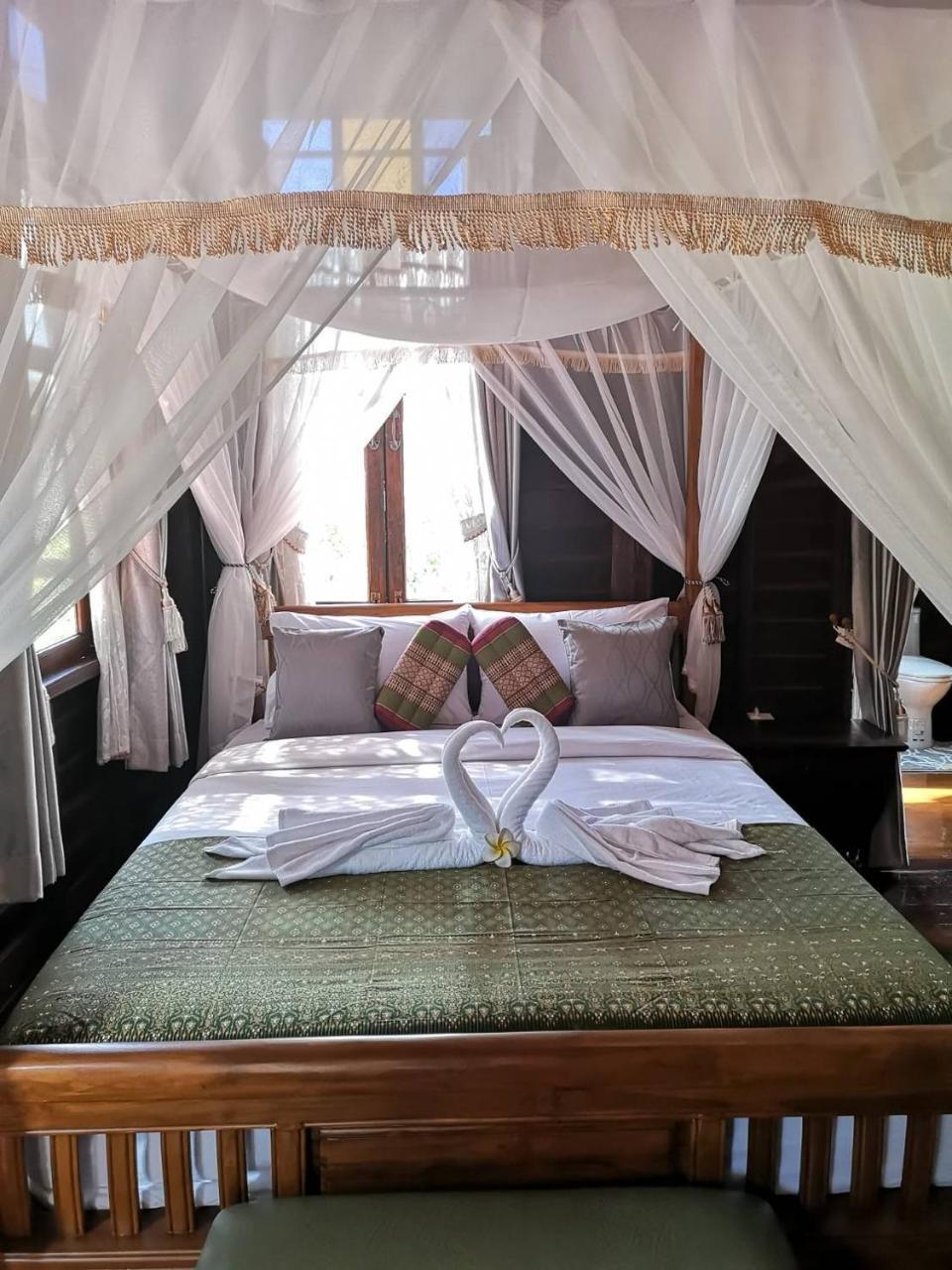 Baan Sithepaban Guesthouse Phitsanulok Ngoại thất bức ảnh