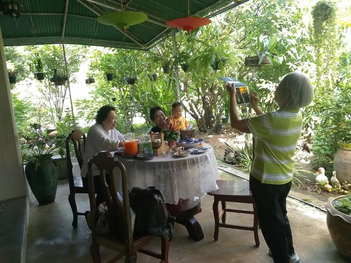 Baan Sithepaban Guesthouse Phitsanulok Ngoại thất bức ảnh