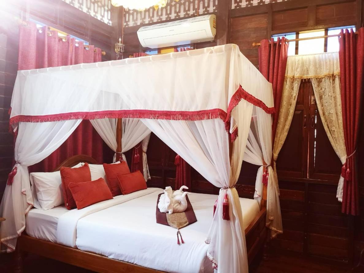 Baan Sithepaban Guesthouse Phitsanulok Ngoại thất bức ảnh