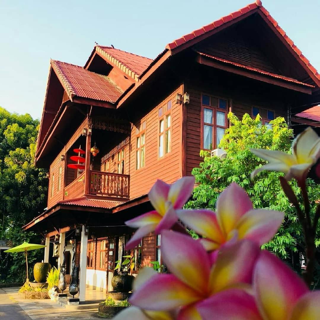 Baan Sithepaban Guesthouse Phitsanulok Ngoại thất bức ảnh